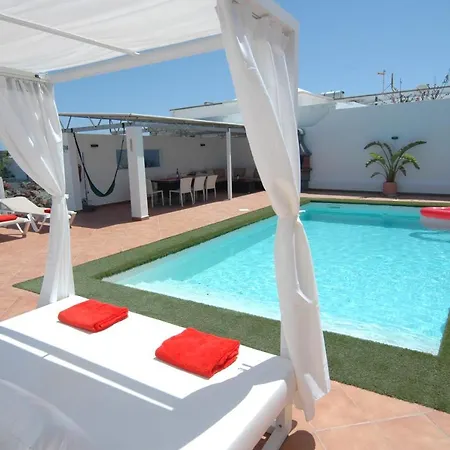 Villa Puerto Del Carmen Sleeps 10 With Pool And Air Con