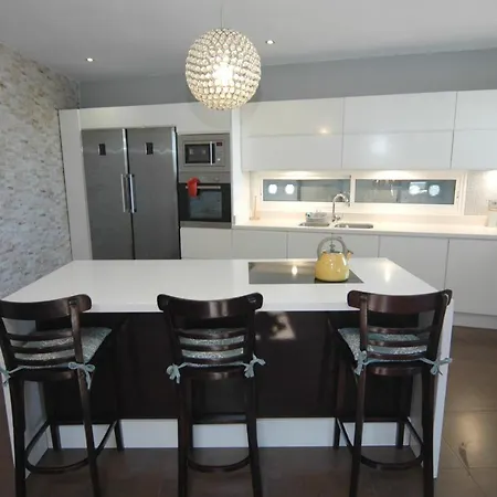 Puerto Del Carmen Sleeps 10 With Pool And Air Con *