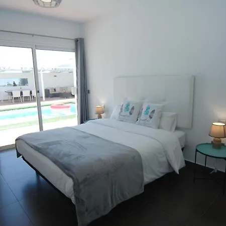 Villa Puerto Del Carmen Sleeps 10 With Pool And Air Con