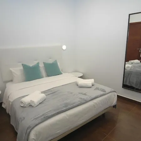Puerto Del Carmen Sleeps 10 With Pool And Air Con *
