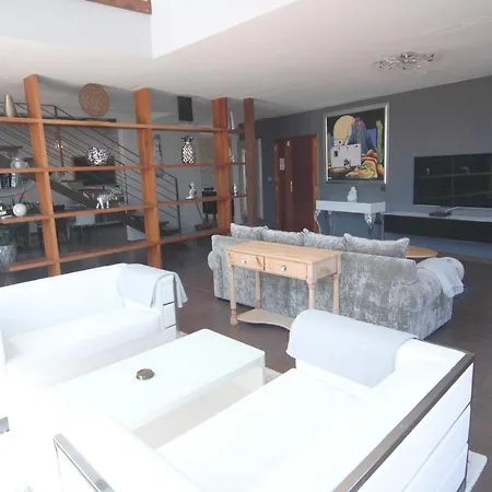 Puerto Del Carmen Sleeps 10 With Pool And Air Con Villa
